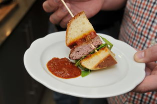 风车之家牛排：品味经典西餐，享受美味风情，打造独特餐饮体验