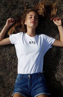 (美色三国妃子图片)美色三国手游正版下载，畅玩无限乐趣，开启奇幻冒险之旅！