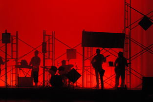 (歌词时光屋是什么歌)时光屋歌曲原唱：穿越音乐历程，探寻经典歌曲的原声魅力