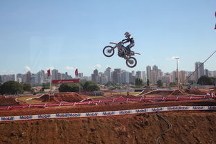 (吃鸡最帅壁纸图片)最帅吃鸡壁纸大全：给你的设备一场帅气的极限对决！