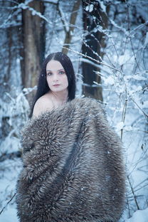 (惊艳女生是什么样子)惊艳女神：令人陶醉的美丽与魅力，让人倾心的神秘气息