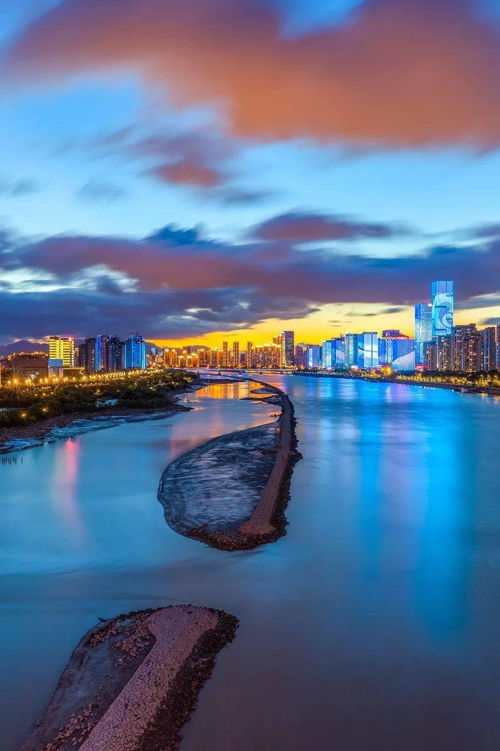 夏日色彩盛宴:颜色大作战中如何巧妙搭配打造舒适与时尚并存的居家空间 夏日色彩盛宴:颜色大作战中如何巧妙搭配打造舒适与时尚并存的居家空间