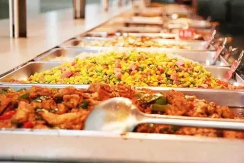 每天数百人涌向县政府食堂，吃早餐、午餐，还是晚餐？